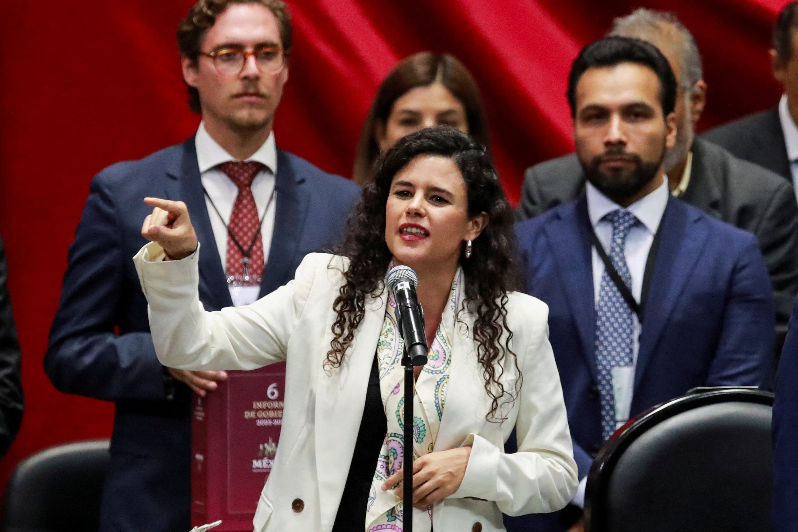 Morena elige a Luisa María Alcalde, una nueva líder para afrontar un futuro sin López Obrador