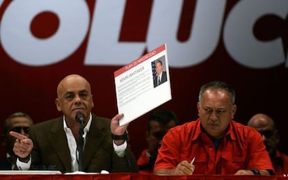 Jorge Rodr&iacute;guez and Diosdado Cabello describing the alleged murder plot.