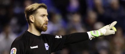 Ortolá, en un duelo copero del año pasado con el Alavés.