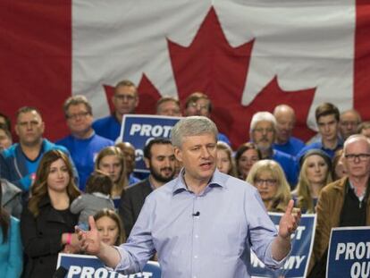 El primer ministro canadiense, Stephen Harper, en un mitin de campa&ntilde;a