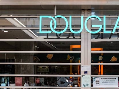 Douglas cerrará el 70% de su red en España y prevé despedir a 1.000 trabajadores