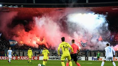 Seguidores del Zúrich durante el partido contra el Villarreal.