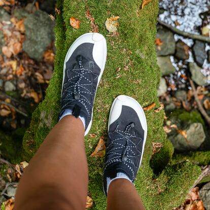 Artículo de EL PAÍS Escaparate sobre las zapatillas barefoot Saguaro más deseadas en Amazon.