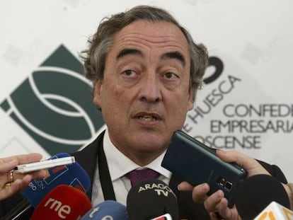 El presidente de la Confederaci&oacute;n Espa&ntilde;ola de Organizaciones Empresariales (CEOE), Juan Rosell, en declaraciones a los medios de comunicaci&oacute;n. 