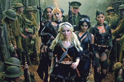 <b>Chicas duras. De izquierda a derecha, Abbie Cornish, Jena Malone, Emily Browning y Vanessa Hudgens.</b>