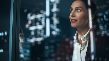 El líder debe mantenerse atento y curioso ante cualquier novedad tecnológica que pueda impactar en el negocio.