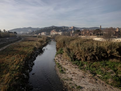 El agua del río Besòs, uno de los dos que flanquean Barcelona, comenzará a aprovecharse con la construcción de plantas para regenerar y potabilizar su agua.