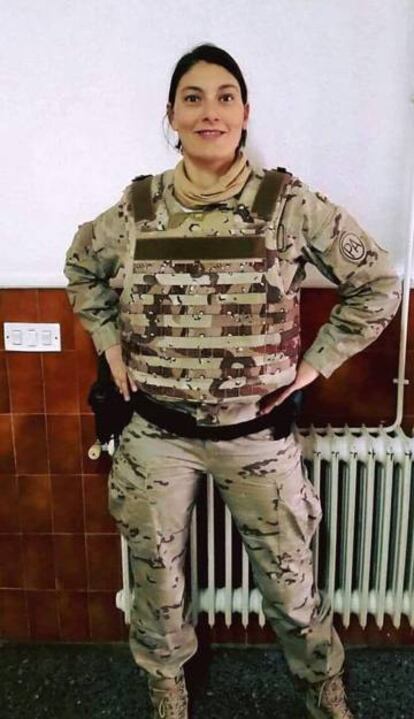 Teresa Franco, con un chaleco antifragmentos del Ejército.
