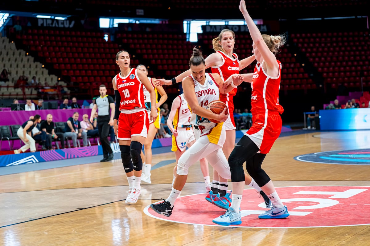 Una gigantesca Raquel Carrera lanza a España a las semifinales del Eurobasket