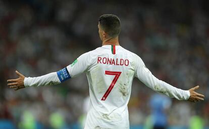 Cristiano Ronaldo se lamenta en un partido con Portugal