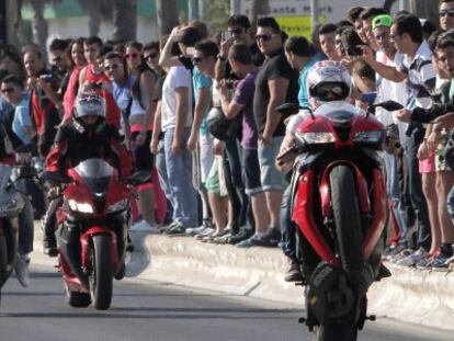 Un grupo de motoristas, en las calles de El Puerto de Santa Mar&iacute;a.