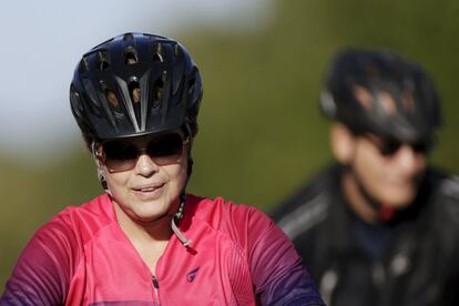 A presidenta Dilma Rousseff saiu para andar de bike pela manhã, neste domingo, como faz diariamente em Brasília. 