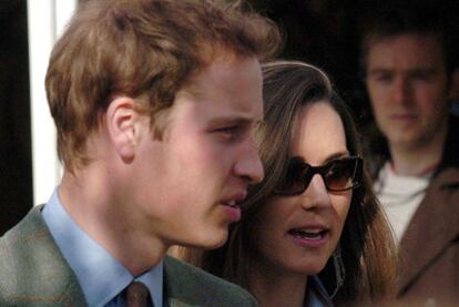 El príncipe Guillermo de Inglaterra y su novia, Kate Middleton.