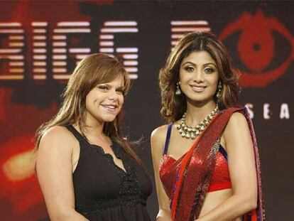 Jade Goody y Shilpa Shetty en un evento de promoción de <i>Big Boss</i>.