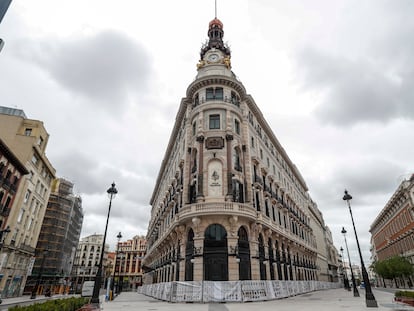 Equina del Edificio Canalejas, en Madrid.