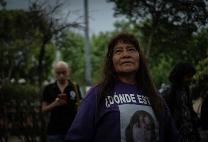 Natalia Neria, madre buscadora, participa en la protesta para encontrar a su hija Noemí Elizabeth Ramírez Neria, desaparecida el 27 de julio de 2016, en Iztapalapa, Ciudad de México, a la edad de 36 años. 