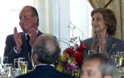 El Rey y la Reina, ayer en Miami, durante un almuerzo con los empresarios españoles.