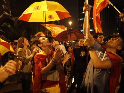 Protesta contra la indenpendencia de Catalu&ntilde;a y a favor de la unidad de Espa&ntilde;a en Barcelona. 