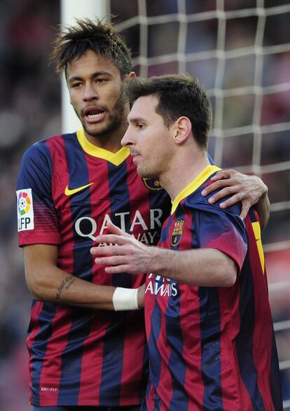 Neymar celebra con Messi el 3 a 1