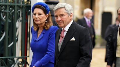 Michael y Carole Middleton a su llegada a la coronación de Carlos III, el 6 de mayo de 2023, en la abadía de Westminster, en Londres (Inglaterra).