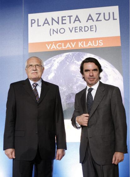 El presidente checo, Václac Klaus, y Aznar, en Madrid.