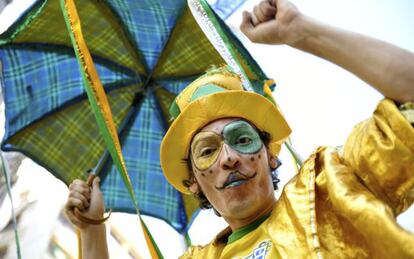 Un aficionado brasileño en Río de Janeiro durante un partido de su selección en el Mundial de Sudáfrica 2010.