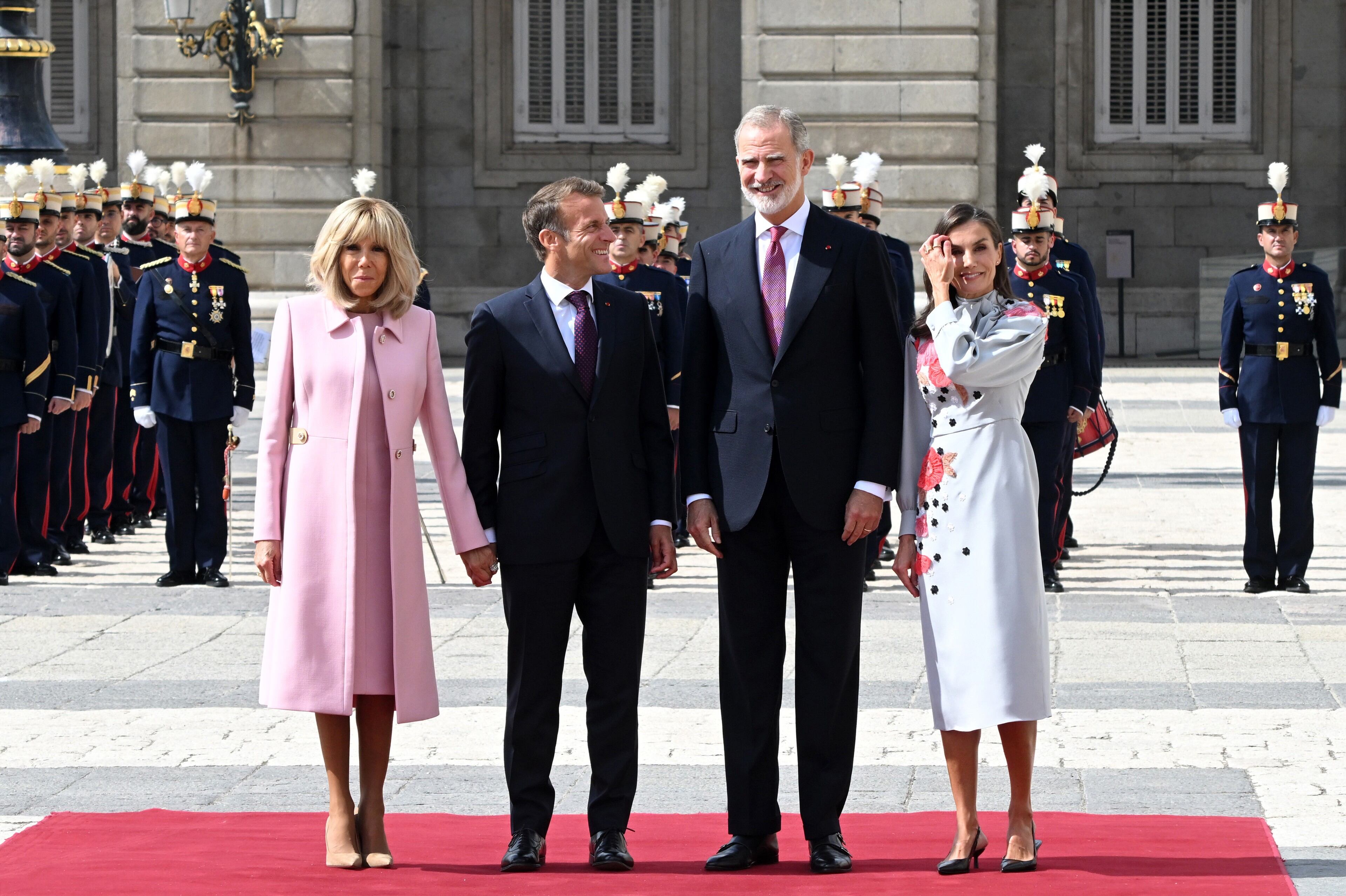 Los Reyes reciben a Macron en su primera visita de Estado a España