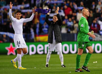 Santa Cruz, Joaquin y Willy Caballero celebran la victoria.