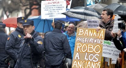 Protestas contra Bankia ante la Audiencia Nacional