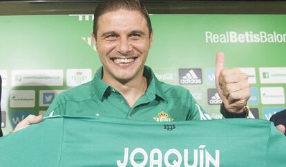 Joaquín, en su presentación con el Betis.