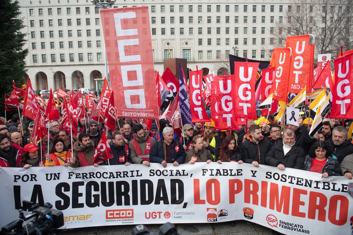 Los sindicatos ferroviarios mantienen la huelga del 9 al 11 de febrero tras reunirse con Puente