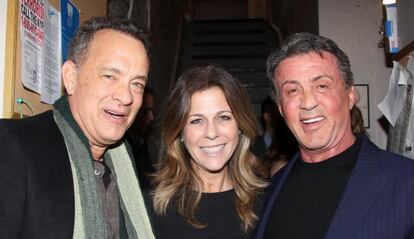 Tom Hanks, su mujer, Rita Wilson y Sylvester Stallone en la presentación del musical 'Rocky'.