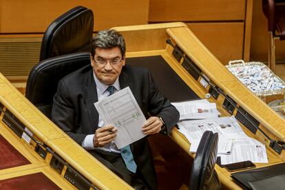 El Ministro de Inclusión, Seguridad Social y Migraciones, José Luis Escrivá, durante su intervención en el pleno de control al Gobierno.