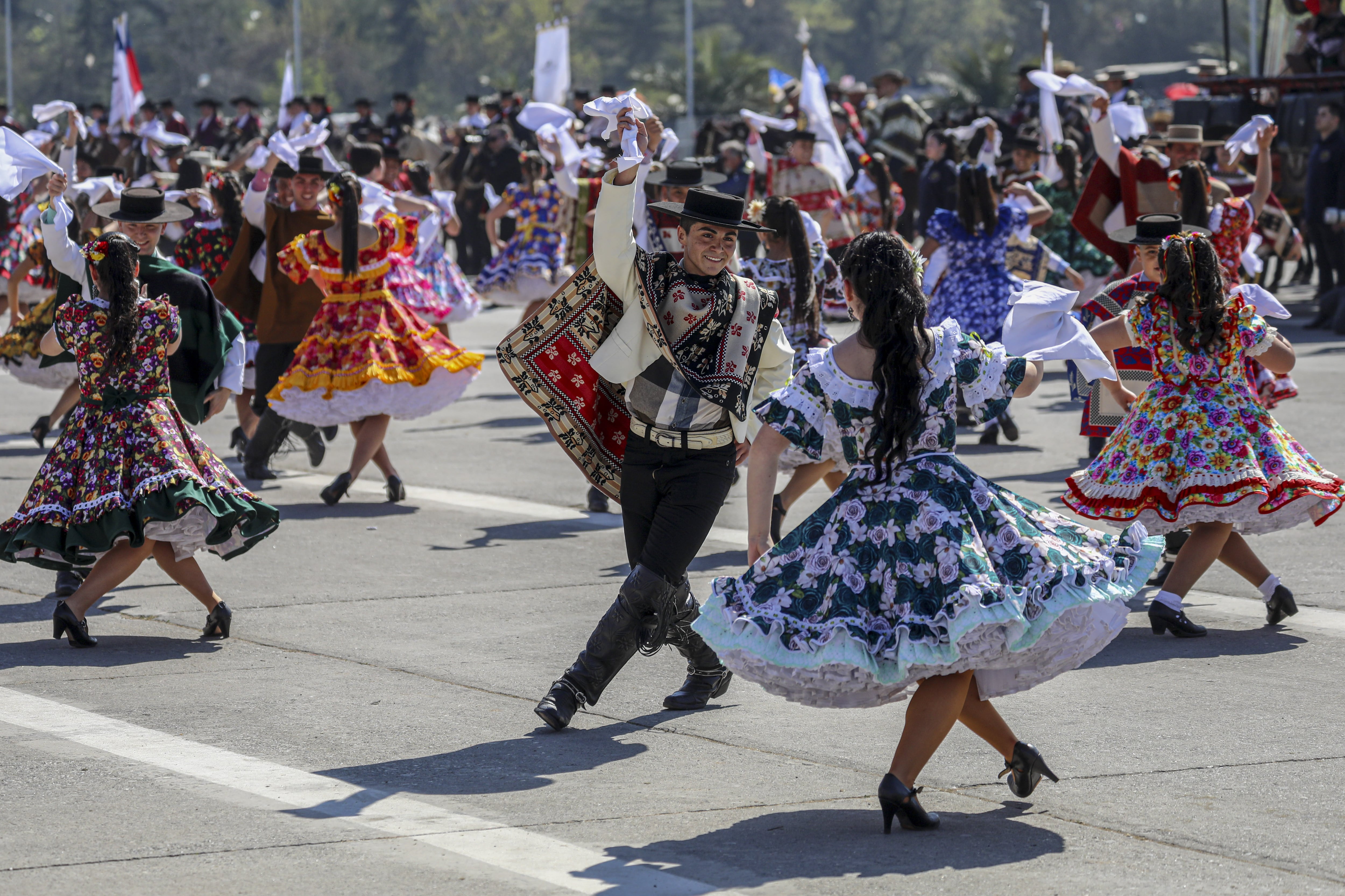 Fiestas Patrias 2026 en Chile: qué comercios abrirán y cuáles cerrarán por los feriados irrenunciables