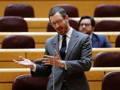 El portavoz del PP en el Senado, Javier Maroto, preguntó este martes a la vicepresidenta, Nadia Calviño.