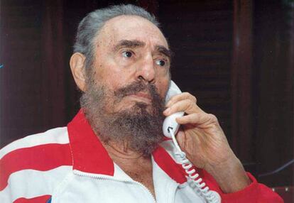 Fidel Castro posando por primera vez después de su primera operación de estómago. En febrero de 2013, Castro acudió a votar a las legislativas. No lo hacía desde 2006.