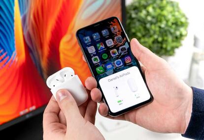 AirPods sincronizados con un iPhone