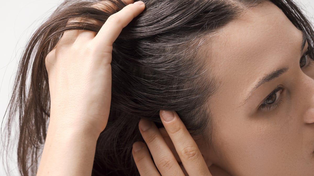 El tinte que cubre las canas en solo 10 minutos sin salir de casa