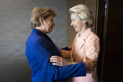 The president of the Swiss Federation, Viola Amherd, receives the president of the European Commission, Ursula von der Leyen, this Saturday in Stansstad (Switzerland). 