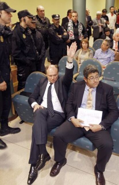 Weber Horst y Francisco Escat, representantes de Ali Syed, en un momento de la junta.