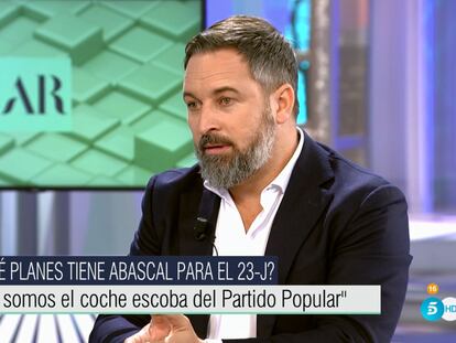 El líder de Vox, Santiago Abascal, entrevistado por Quintana, este lunes en 'El programa de Ana Rosa', de Telecinco.