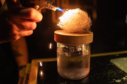 Steel wool on fire for the ‘Once upon a time in Oaxaca’ cocktail by Handshake Speakeasy.