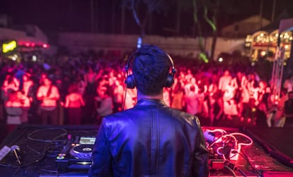 Un DJ en el Concert Music Festival que este verano celebra su segunda edición en Cádiz.