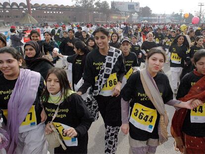 Mujeres participantes en el maratón popular.
