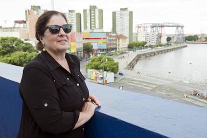 Adriana Rosenberg en la terraza de la Fundación Proa, faro cultural de La Boca.