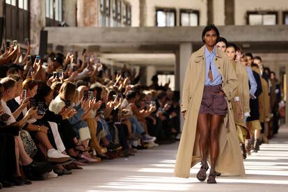 Desfile de Dries Van Noten, este 27 de septiembre, en la semana de la moda de París.