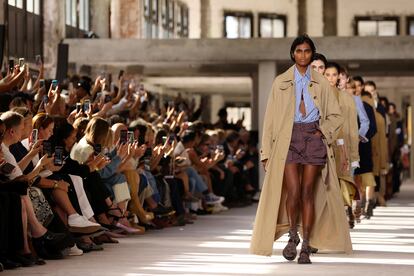 Desfile de Dries Van Noten, este 27 de septiembre, en la semana de la moda de París.