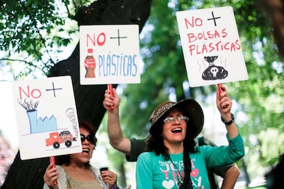 En Chile la marcha reunió a unas 2.000 persona, entre las cuales había una fuerte presencia de familias, colectivos ecologistas y estudiantes