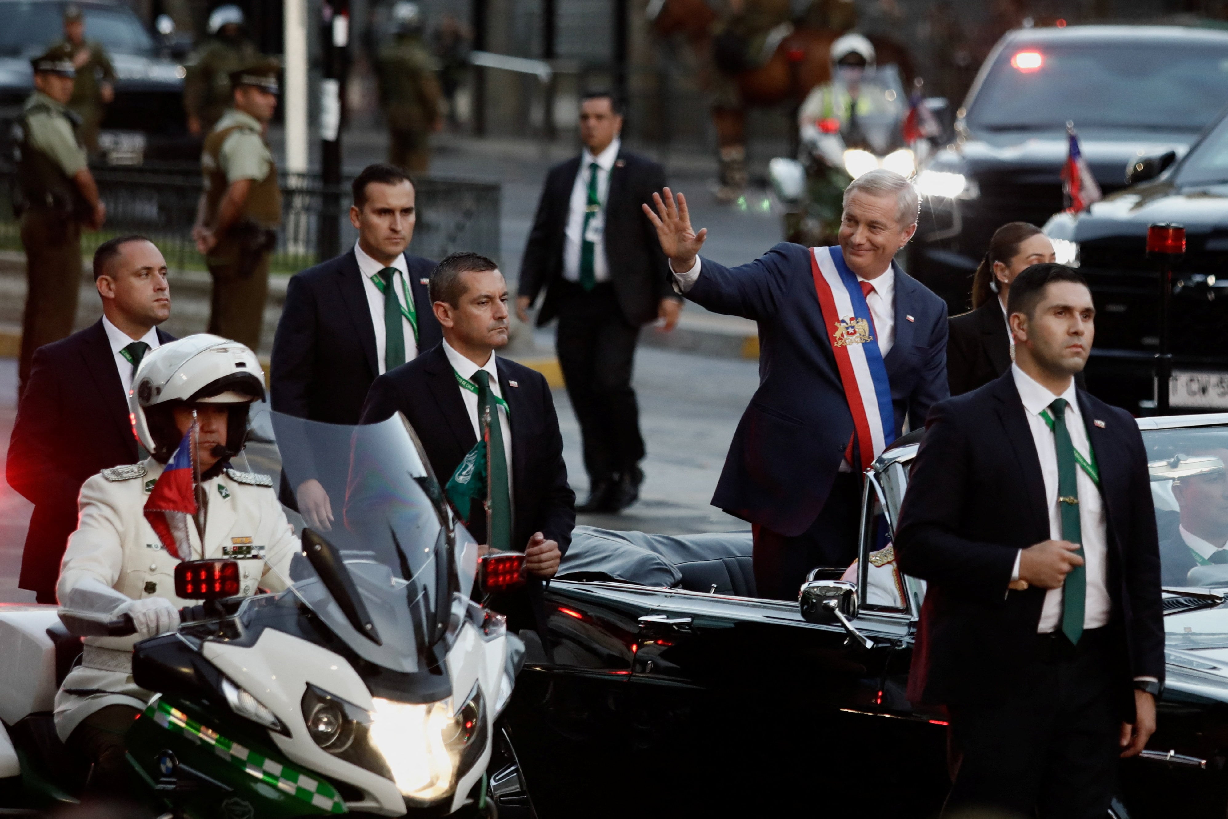 El primer discurso de Kast como presidente de Chile, en vivo | El mandatario llega a La Moneda tras su investidura en Valparaíso