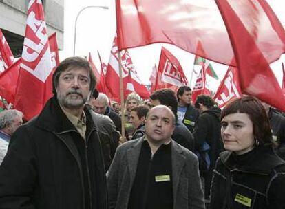 El líder de LAB, Rafael Díez Usabiaga (a la izquierda).